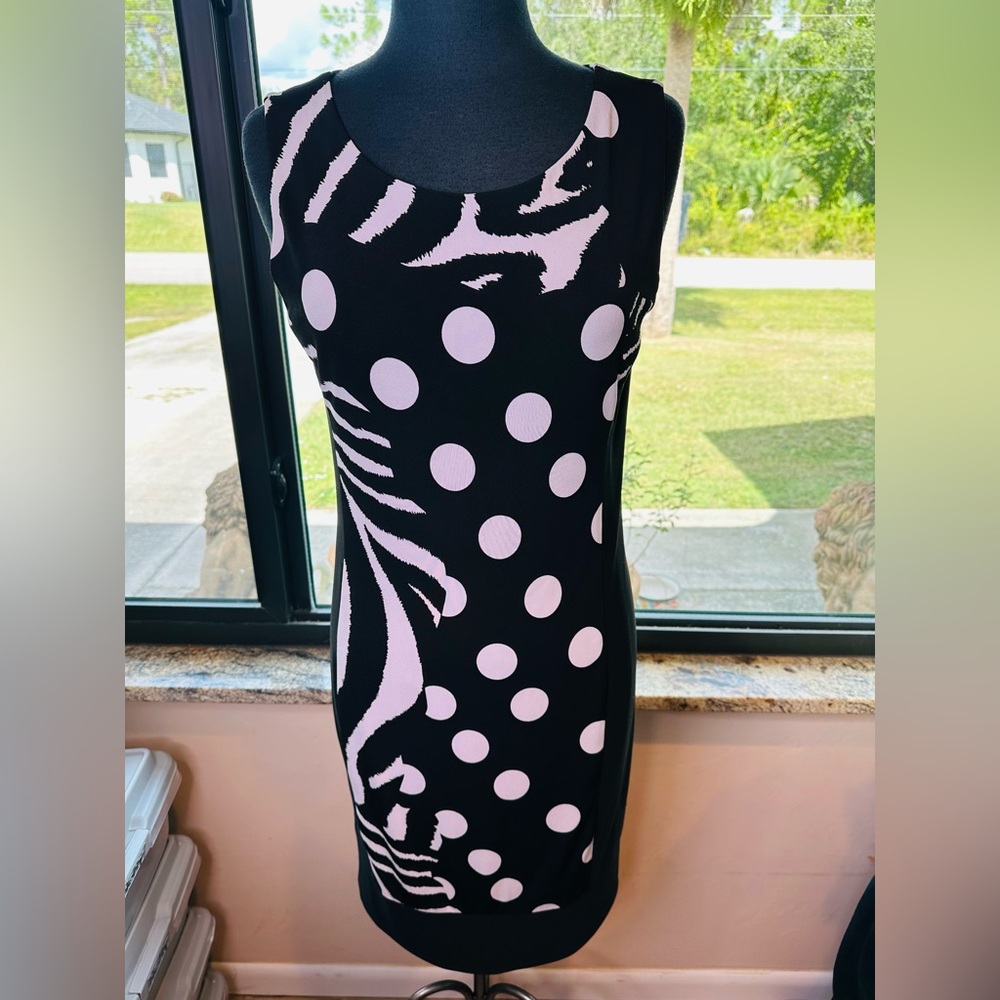 Frank Lyman Timeless White Black Pattern Sleeveless Sheath Dress Size 10
